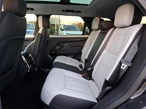 2025 Land Rover Range Rover Sport SE