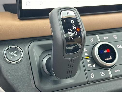 2025 Land Rover Defender 110 P500 X-Dynamic SE