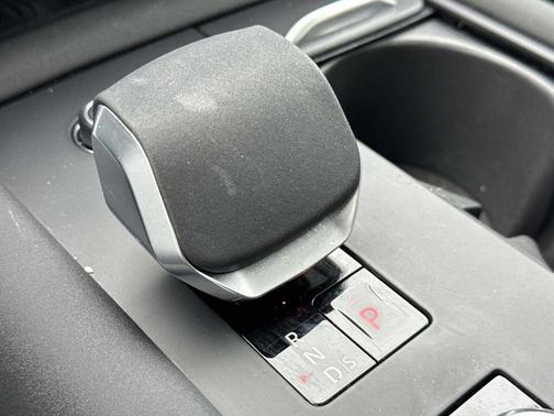 2025 Land Rover Discovery P360 Metropolitan Edition