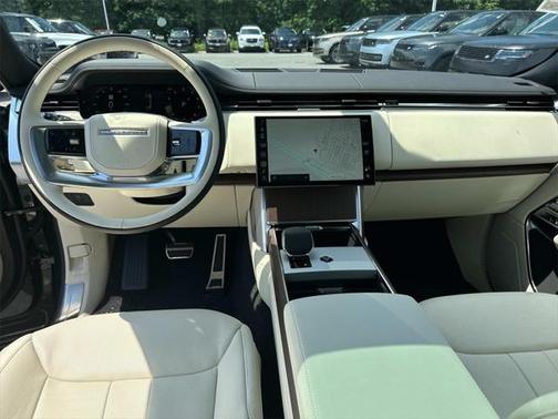 2025 Land Rover Range Rover P530 SE