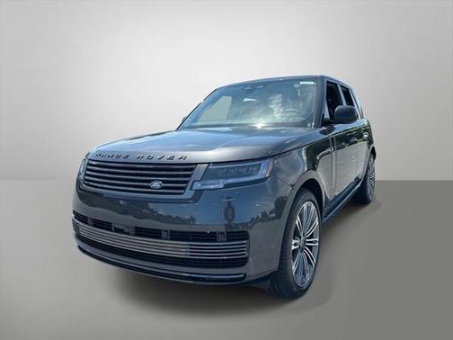 2025 Land Rover Range Rover P615 SV