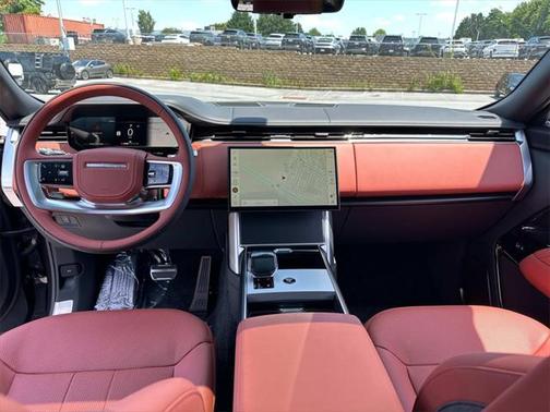 2025 Land Rover Range Rover P615 SV