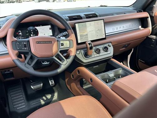 2025 Land Rover Defender 110 V8