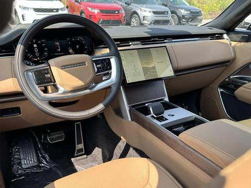 2025 Land Rover Range Rover P400 SE 7 Seat