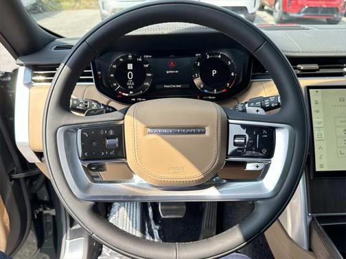 2025 Land Rover Range Rover P400 SE 7 Seat