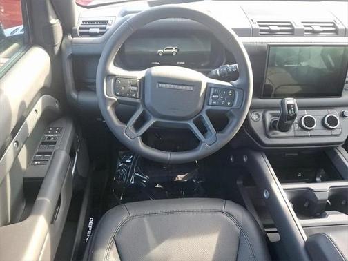 2025 Land Rover Defender 110 P400 X-Dynamic SE