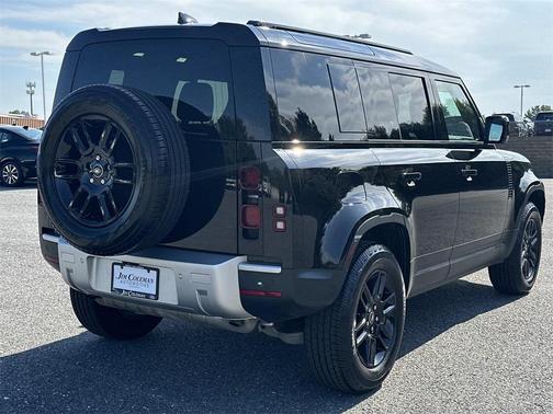 2025 Land Rover Defender 110 P300
