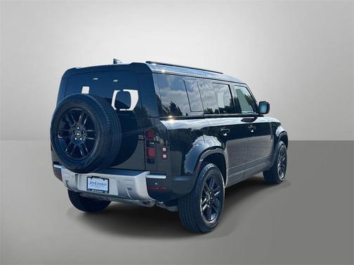 2025 Land Rover Defender 110 P300