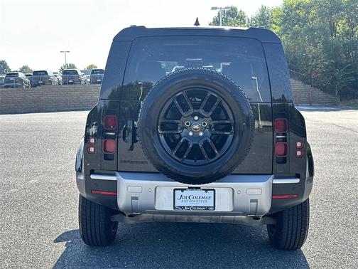 2025 Land Rover Defender 110 P300