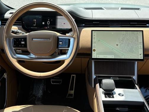 2025 Land Rover Range Rover P530 SE 7 Seat