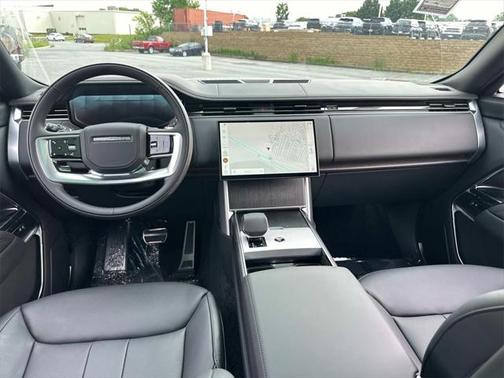 2025 Land Rover Range Rover P530 SE