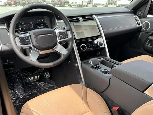 2025 Land Rover Discovery P360 Dynamic SE