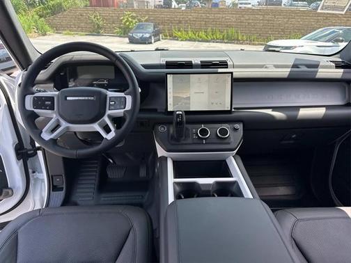 2025 Land Rover Defender 110 P300