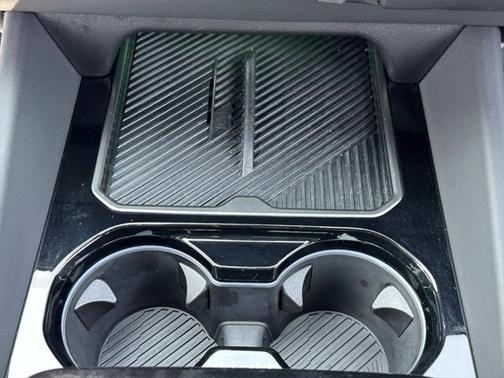 2025 BMW 530 i xDrive