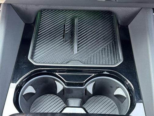 2025 BMW 530 i xDrive
