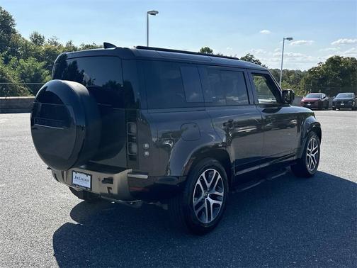 2025 Land Rover Defender 110 P400 X