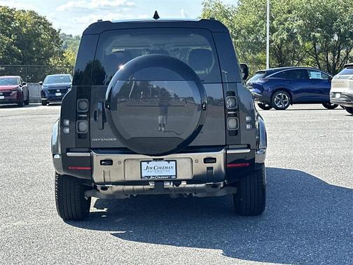 2025 Land Rover Defender 110 P400 X