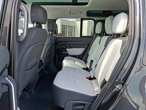 2025 Land Rover Defender 110 P400 X