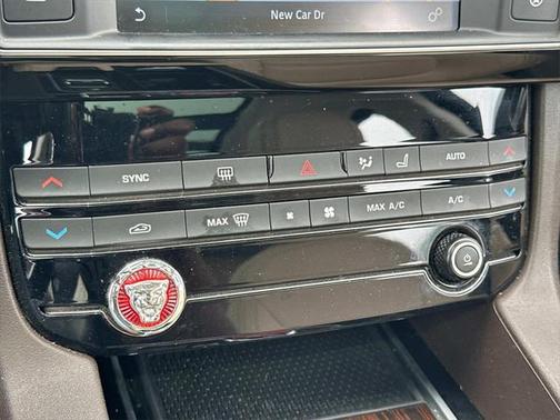 2018 Jaguar F-PACE 25t Prestige