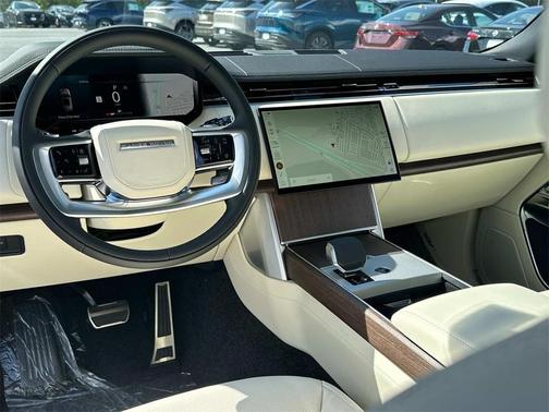 2025 Land Rover Range Rover P400 SE 7 Seat