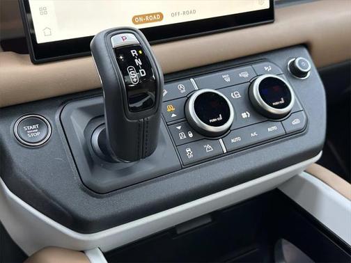 2025 Land Rover Defender 90 P400 X-Dynamic SE