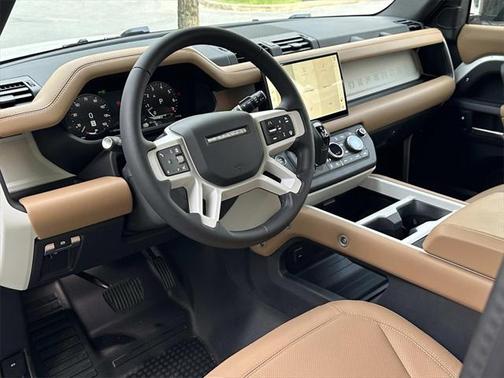 2025 Land Rover Defender 90 P400 X-Dynamic SE