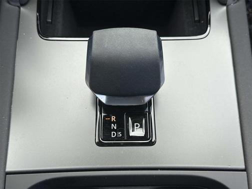 2024 Land Rover Discovery Sport Core S