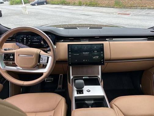 2025 Land Rover Range Rover P400 SE 7 Seat