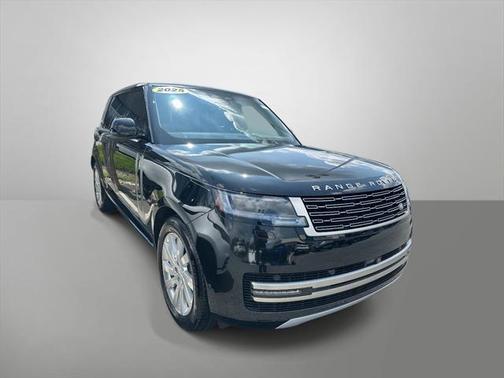 2025 Land Rover Range Rover P400 SE 7 Seat