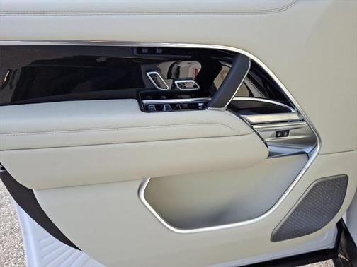 2025 Land Rover Range Rover P530 Autobiography