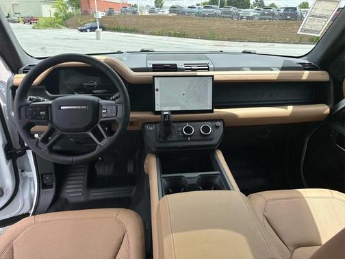 2025 Land Rover Defender 110 P400 S