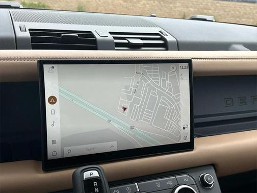 2025 Land Rover Defender 110 P400 S