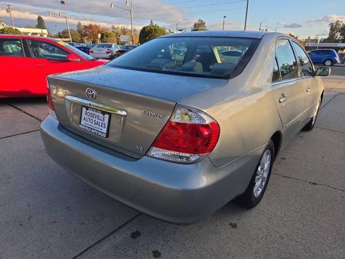 2005 Toyota Camry LE V6