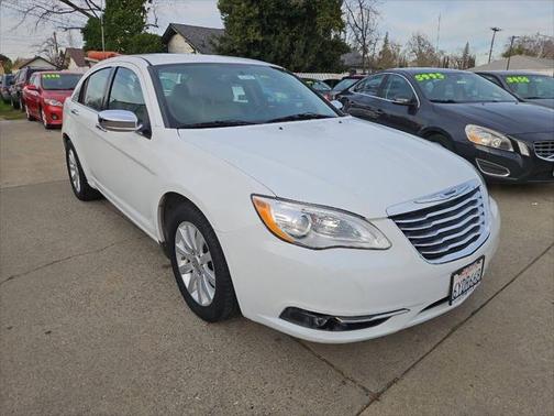 2013 Chrysler 200 Limited