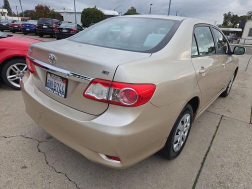 2011 Toyota Corolla LE
