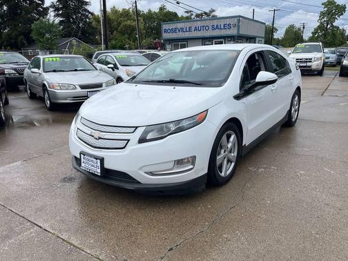 White 2015 Chevrolet Volt Base