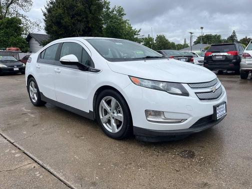 White 2015 Chevrolet Volt Base