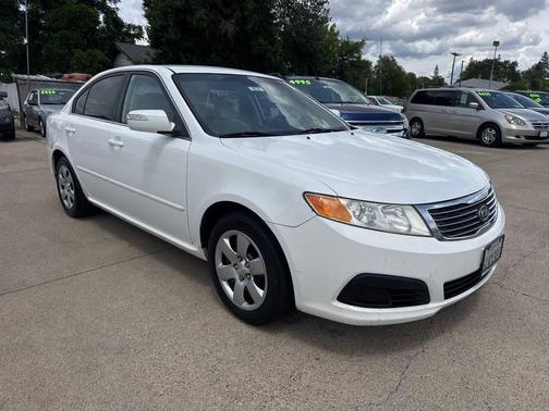 White 2010 Kia Optima LX