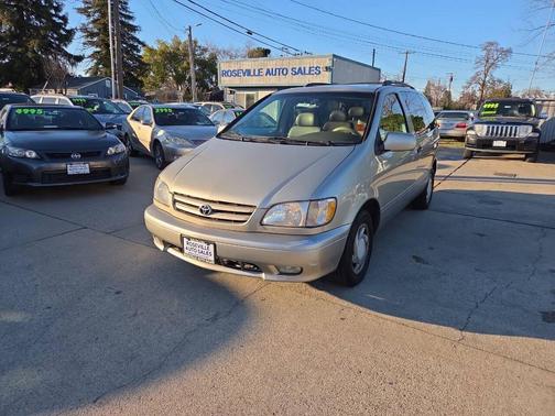 2001 Toyota Sienna XLE