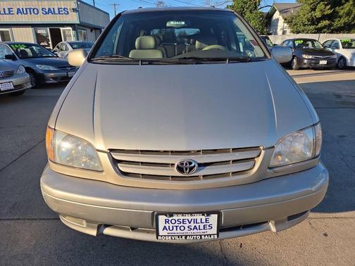 2001 Toyota Sienna XLE