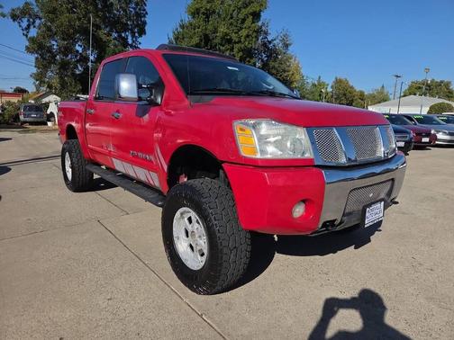 2005 Nissan Titan LE Crew Cab