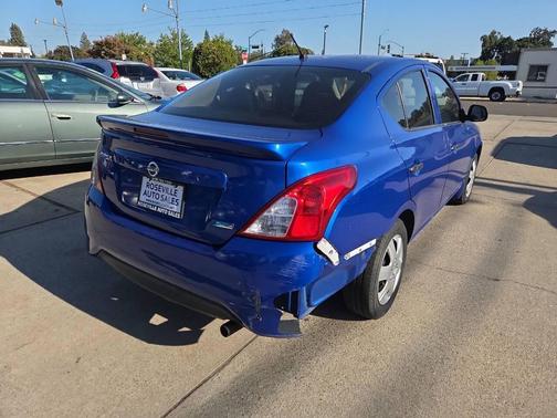 2015 Nissan Versa 1.6 S+