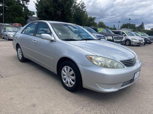 Lunar Mist Metallic 2005 Toyota Camry LE