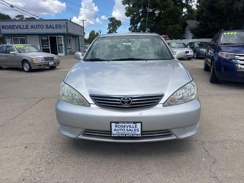 Lunar Mist Metallic 2005 Toyota Camry LE