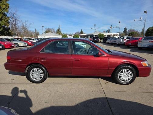 2000 Toyota Camry LE