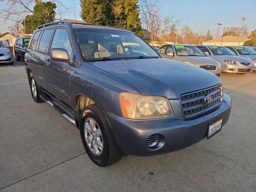 2002 Toyota Highlander Base