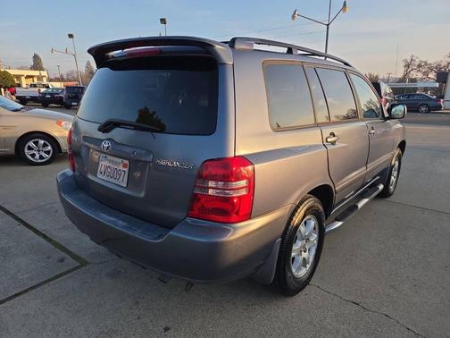 2002 Toyota Highlander Base