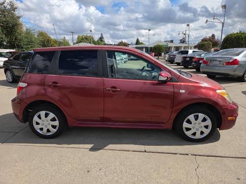 2006 Scion xA Base 4dr Hatchback w/Manual