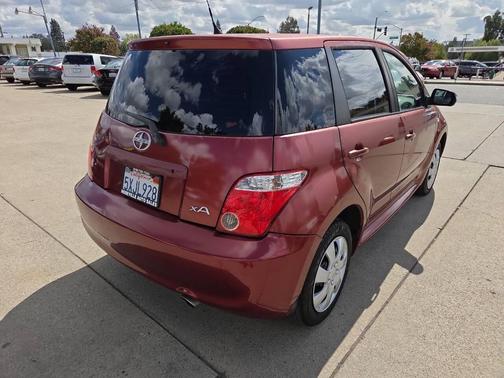2006 Scion xA Base 4dr Hatchback w/Manual