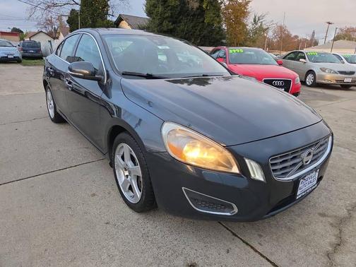 2013 Volvo S60 T5 Premier